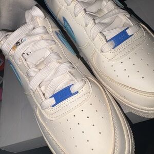 Nike Kids Shoes in Cream and Blue
